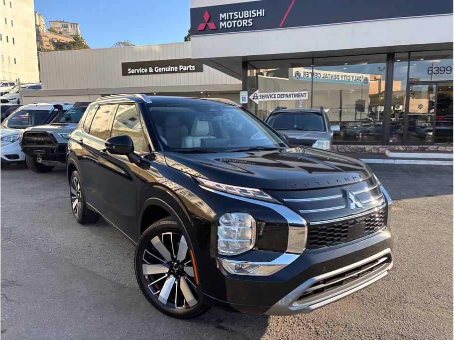 2025 Mitsubishi Outlander SEL's photo