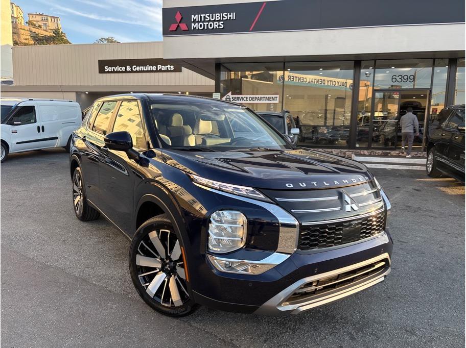 2025 Mitsubishi Outlander SE's photo