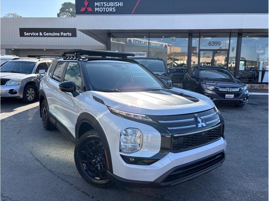 2026 Mitsubishi Outlander Trail Edition's photo