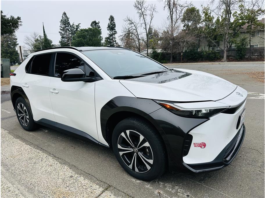 2024 Toyota bZ4X XLE's photo