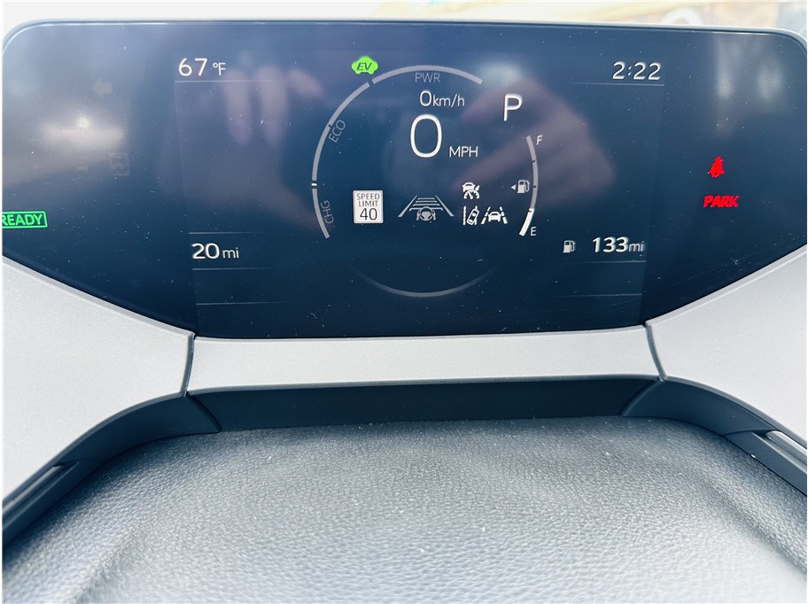 2025 Toyota Prius LE - Photo 19