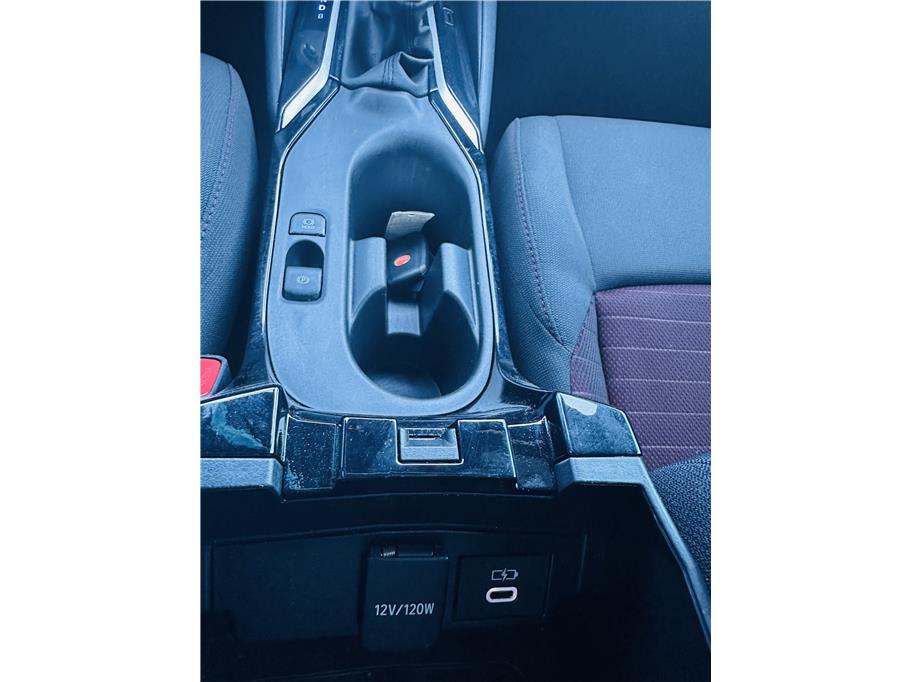 2024 Toyota Corolla SE - Photo 18