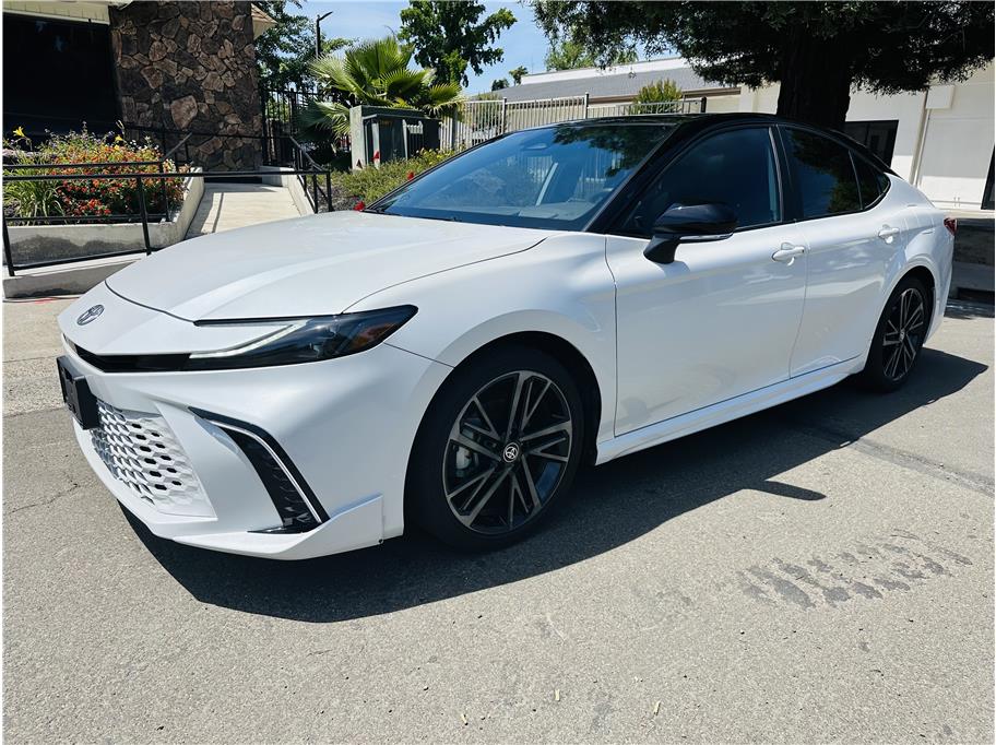 2026 Toyota Camry XSE Hybrid's photo