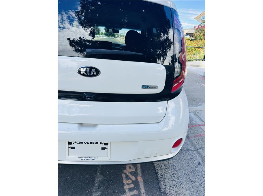 2015 Kia Soul EV Base - Photo 11