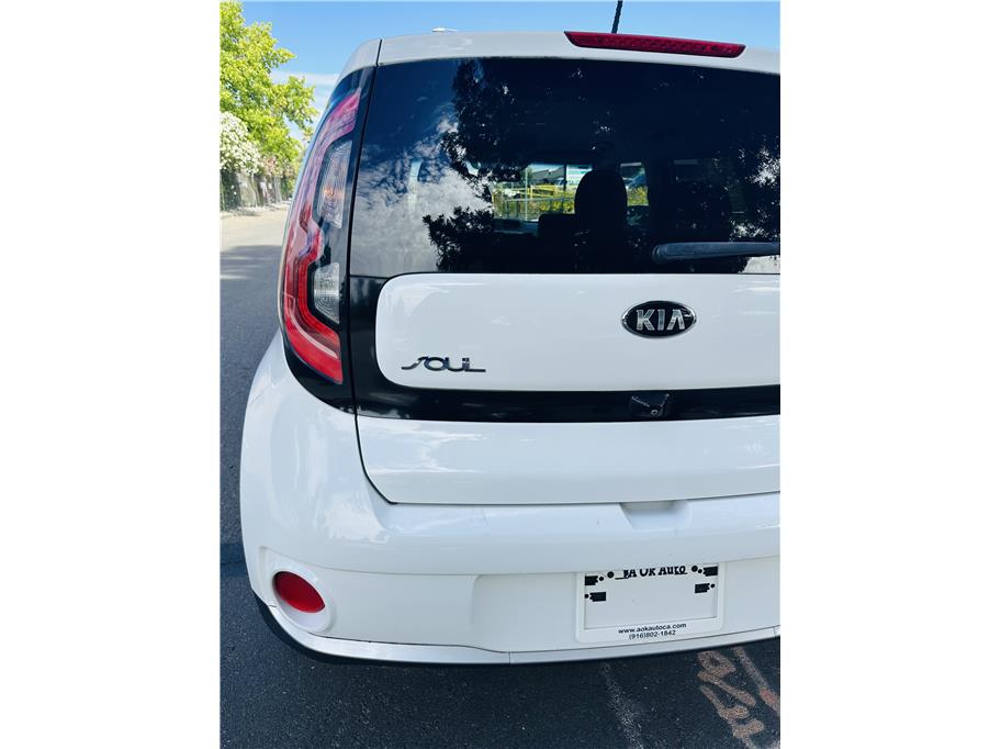 2015 Kia Soul EV Base - Photo 12