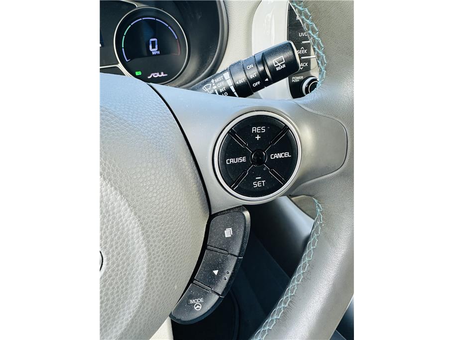 2015 Kia Soul EV Base - Photo 23