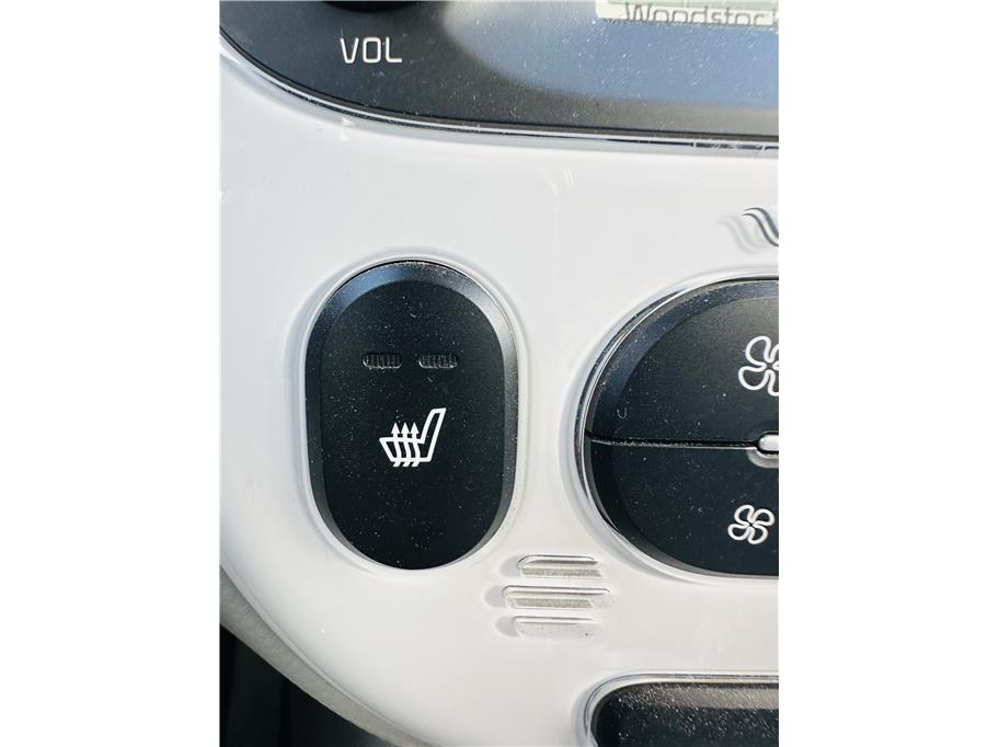 2015 Kia Soul EV Base - Photo 24