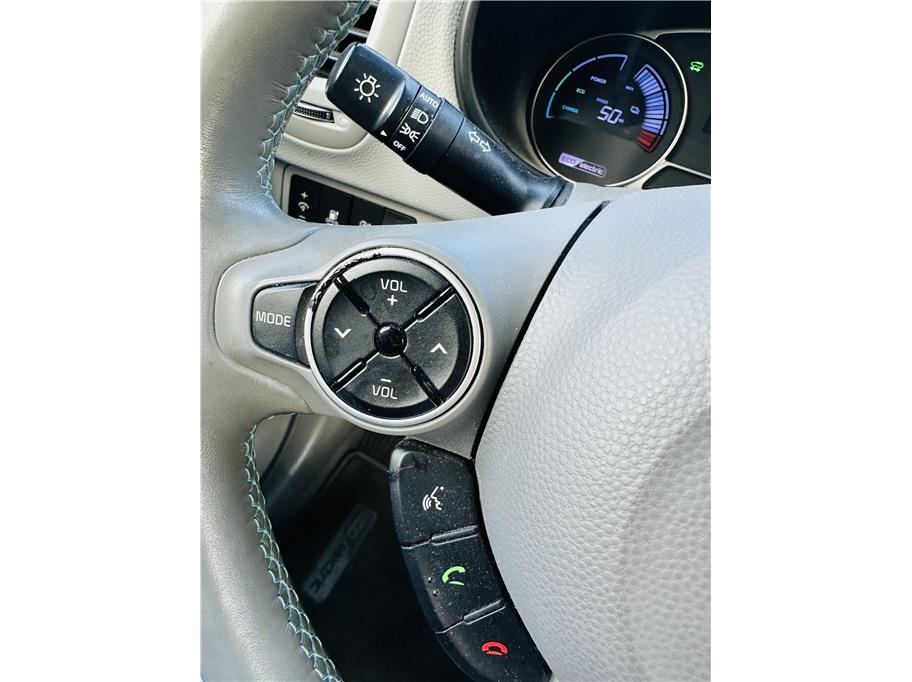2015 Kia Soul EV Base - Photo 26