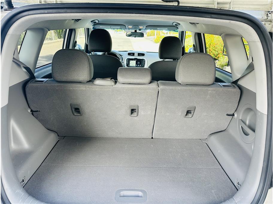 2015 Kia Soul EV Base - Photo 29