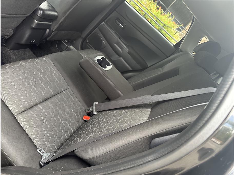 2025 Mitsubishi Outlander Sport ES - Photo 16