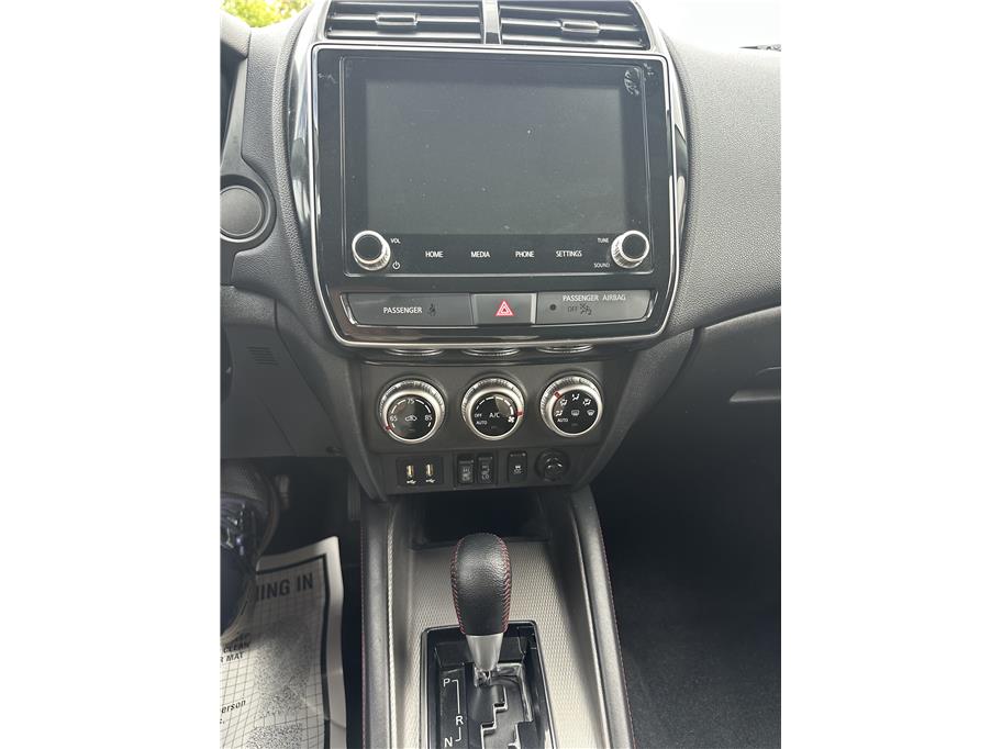 2025 Mitsubishi Outlander Sport ES - Photo 24