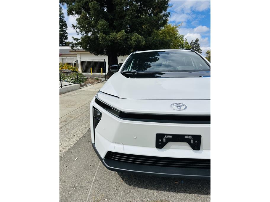 2026 Toyota bZ XLE - Photo 6
