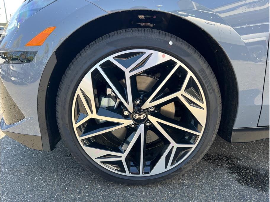 IONIQ 6 Limited