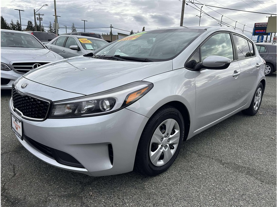 2017 Kia Forte5 LX