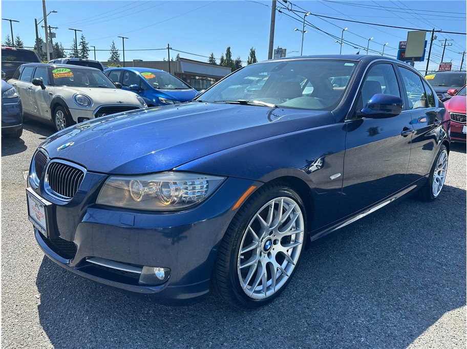 2011 BMW 3 Series 335i Sedan's photo