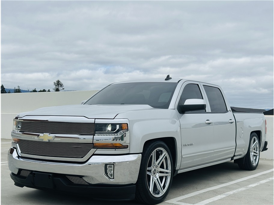 2017 Chevrolet Silverado 1500 LT Crew Cab Standard Box's photo