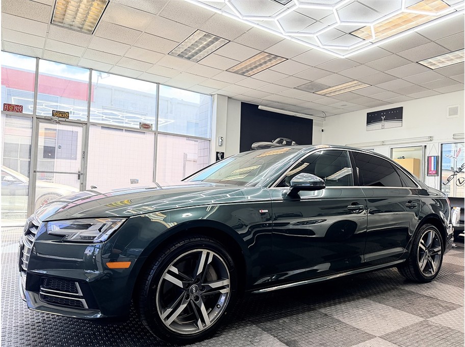 2017 Audi A4 2.0T quattro S tronic Premium Plus's photo