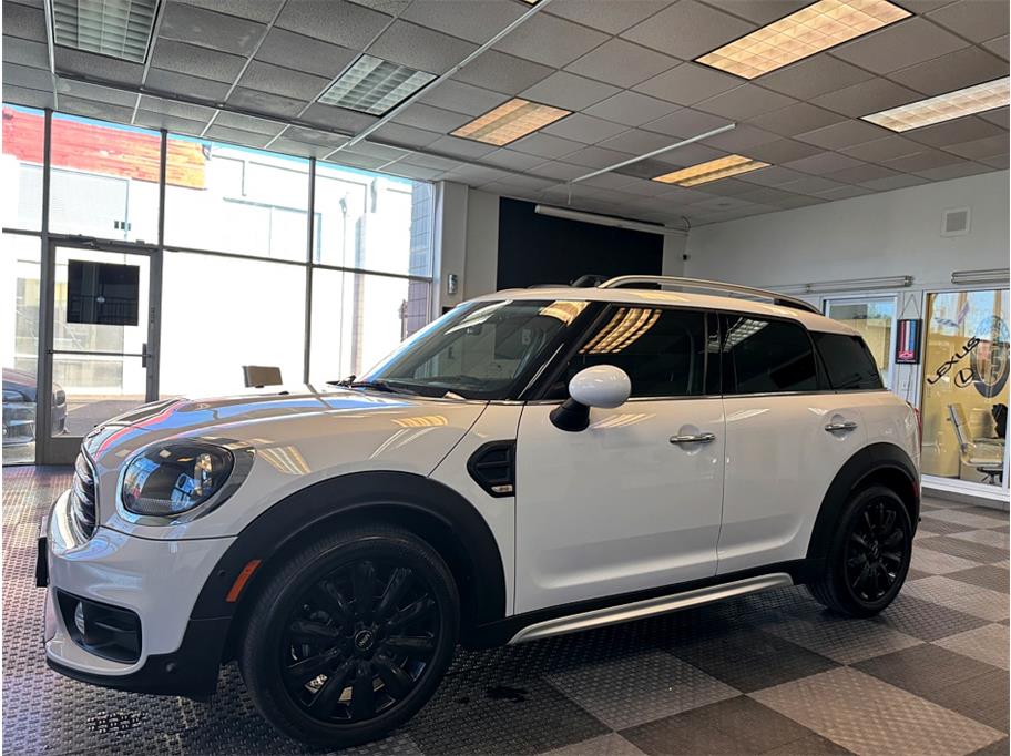 2017 MINI Countryman Base's photo