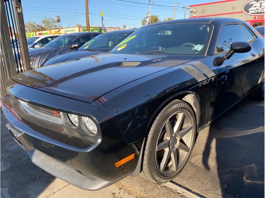 2014 Dodge Challenger R/T's photo