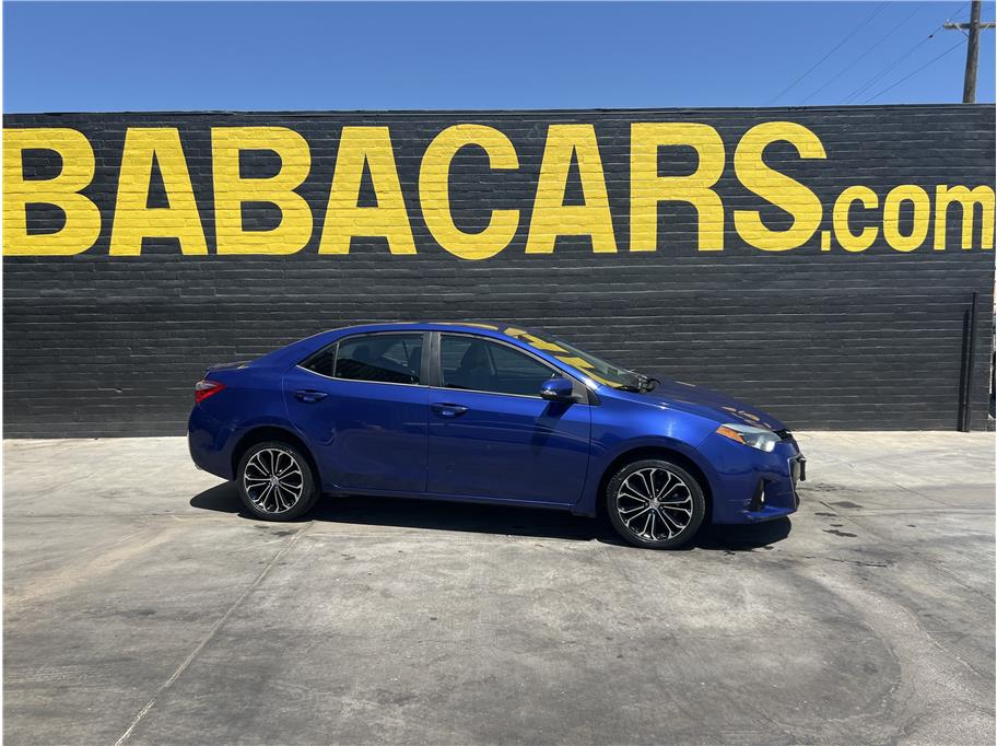 2015 Toyota Corolla's photo
