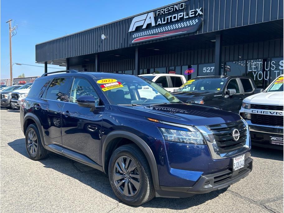 2022 Nissan Pathfinder SV