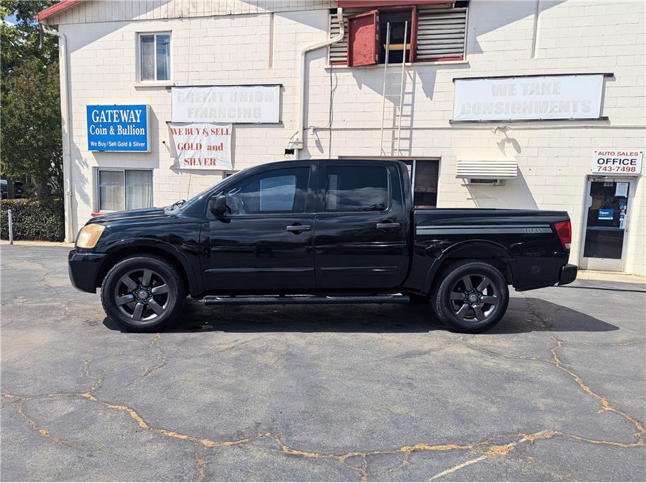 2012 Nissan Titan's photo