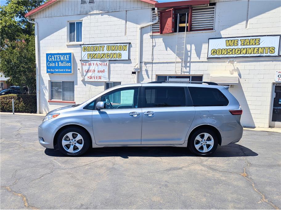 2017 Toyota Sienna's photo