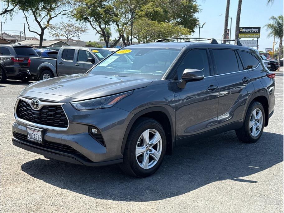 2022 Toyota Highlander LE 4x2 V6's photo
