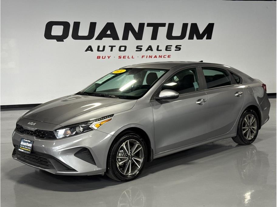 2024 Kia Forte LXS AT's photo