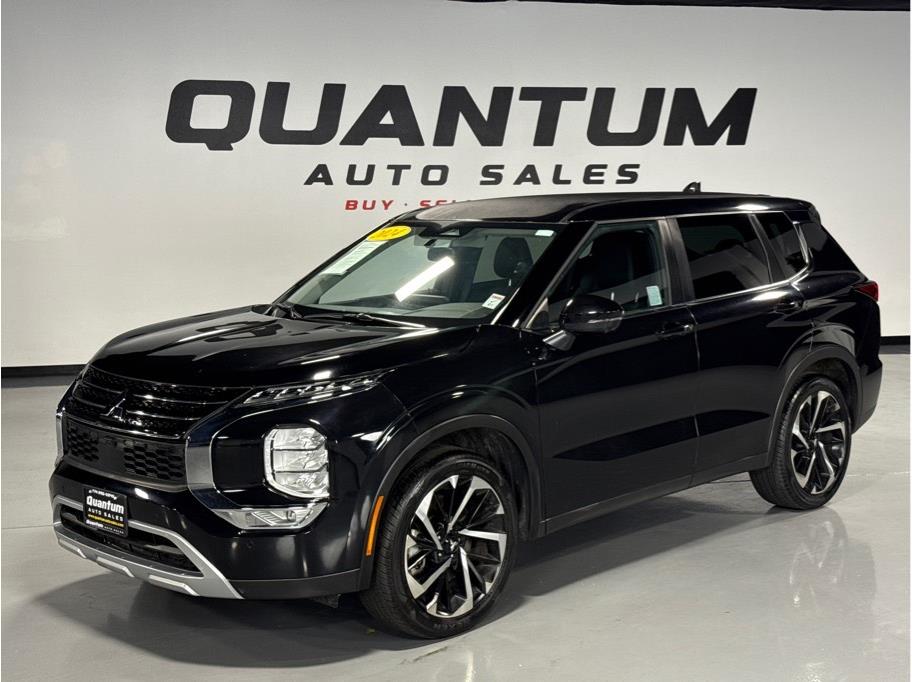 2024 Mitsubishi Outlander SE 2WD's photo