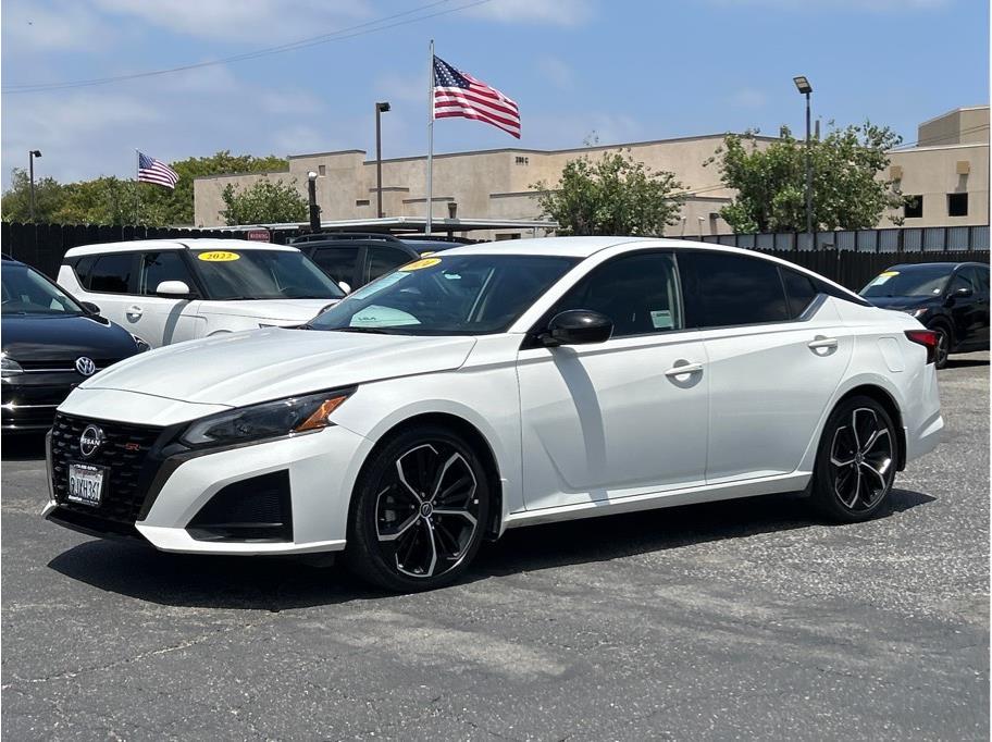 2024 Nissan Altima 2.5 SR's photo