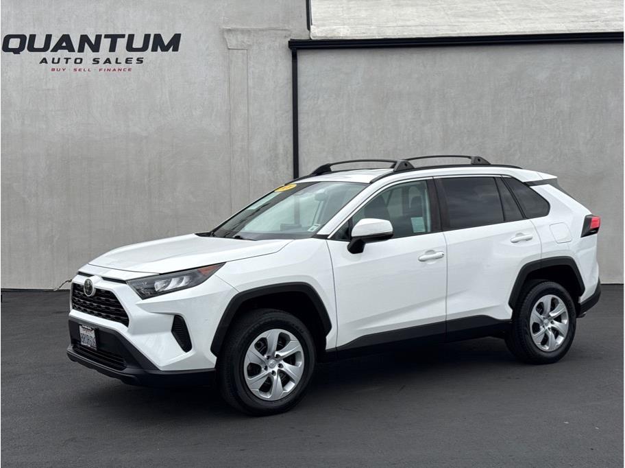 2020 Toyota RAV4 LE FWD's photo