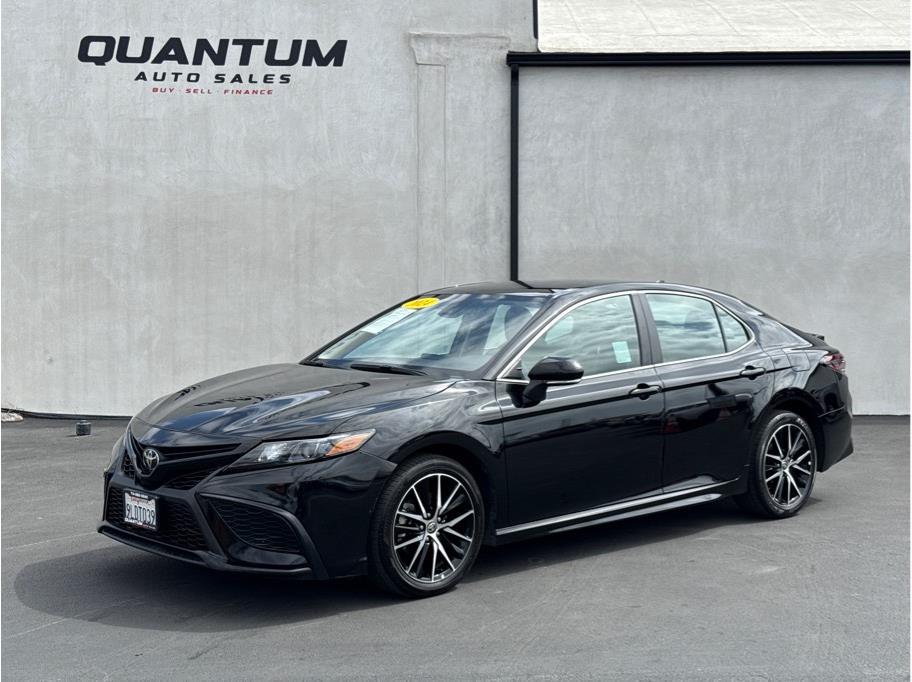 2024 Toyota Camry SE's photo