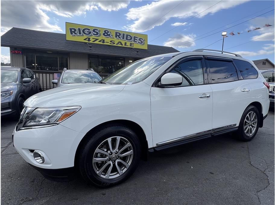2015 Nissan Pathfinder SL 2WD's photo