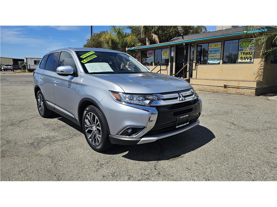 2016 Mitsubishi Outlander SE