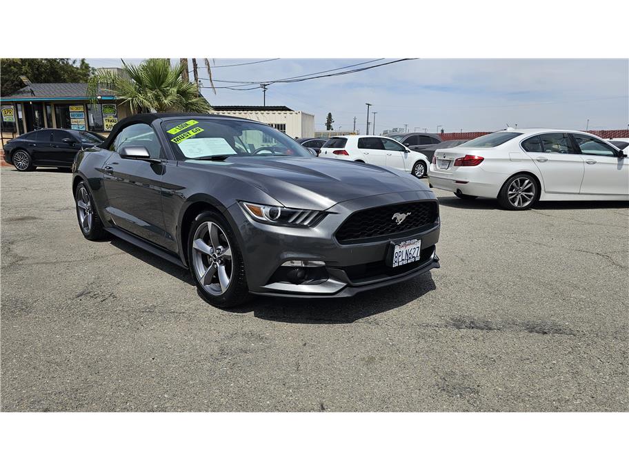 2015 Ford Mustang V6 Convertible's photo