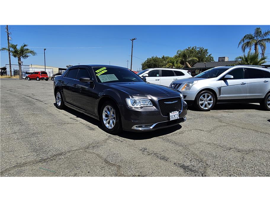 2015 Chrysler 300 Limited V6's photo