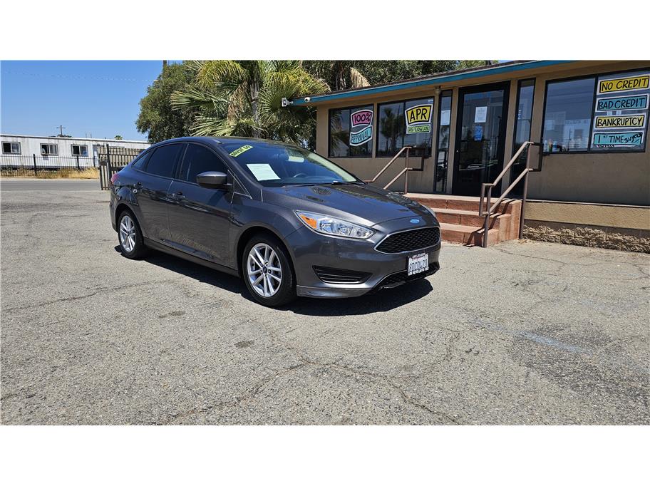 2018 Ford Focus Sedan SE's photo