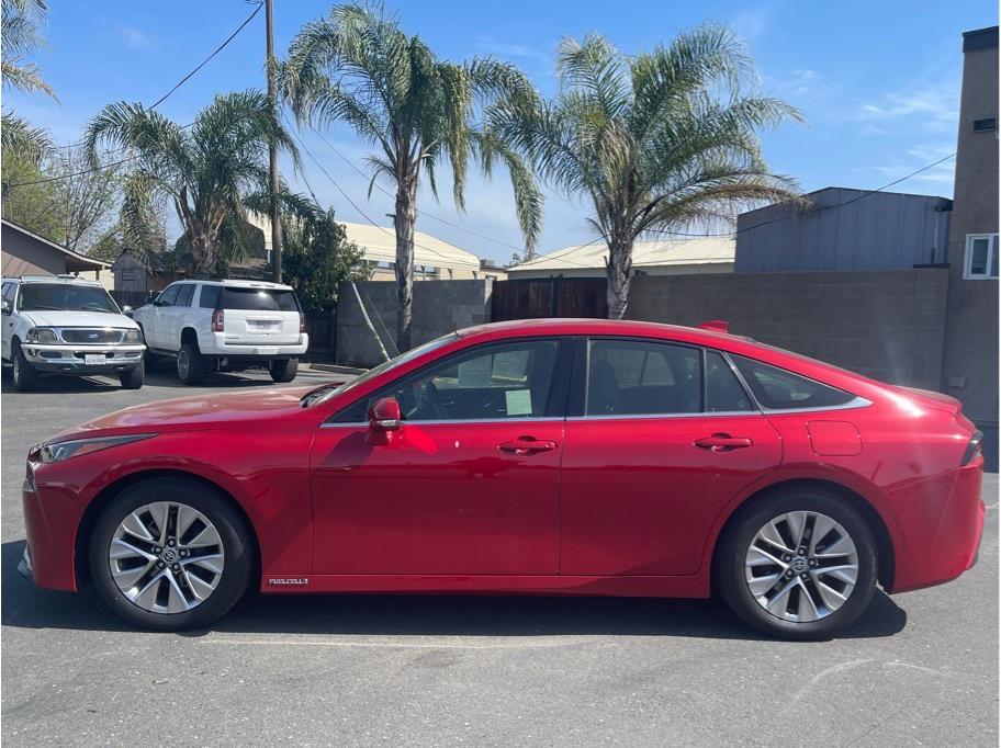 2022 Toyota Mirai XLE photo 2