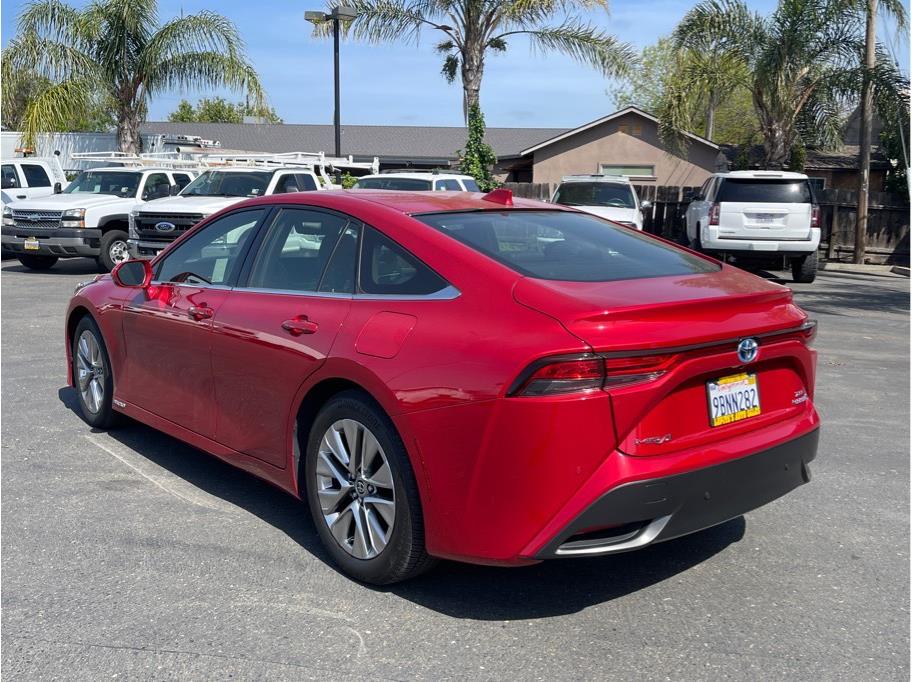 2022 Toyota Mirai XLE photo 3