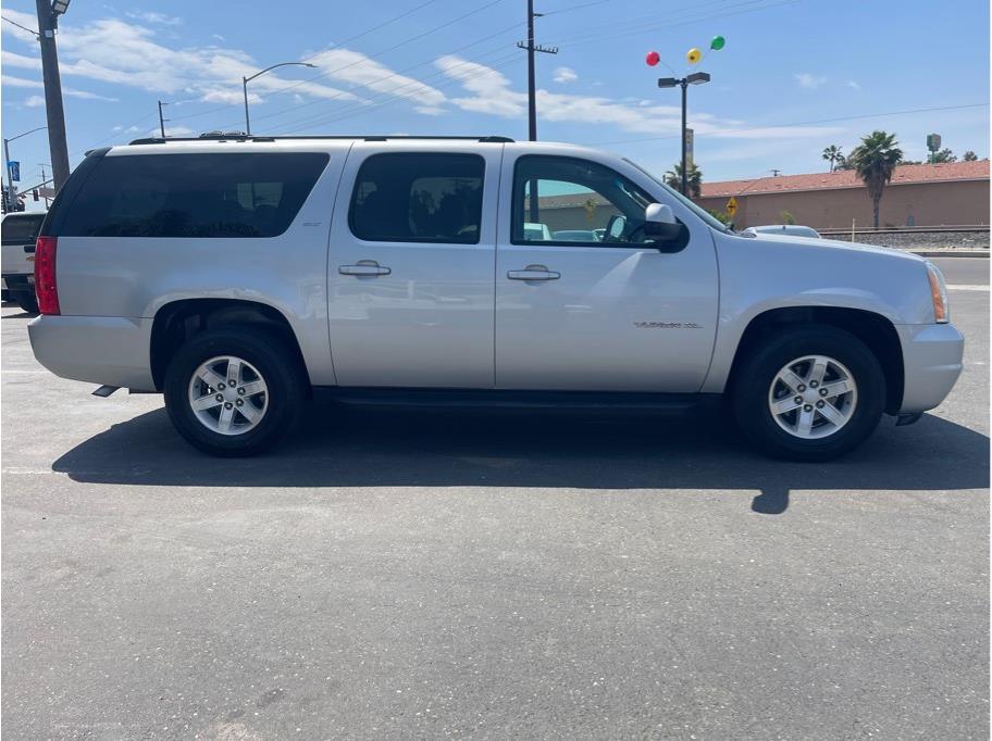2013 Gmc Yukon XL 1500 SLT photo 3
