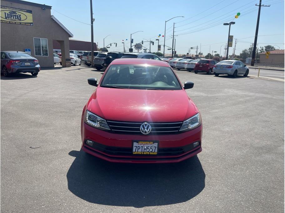 2016 Volkswagen Jetta 1.8T Sport photo 2