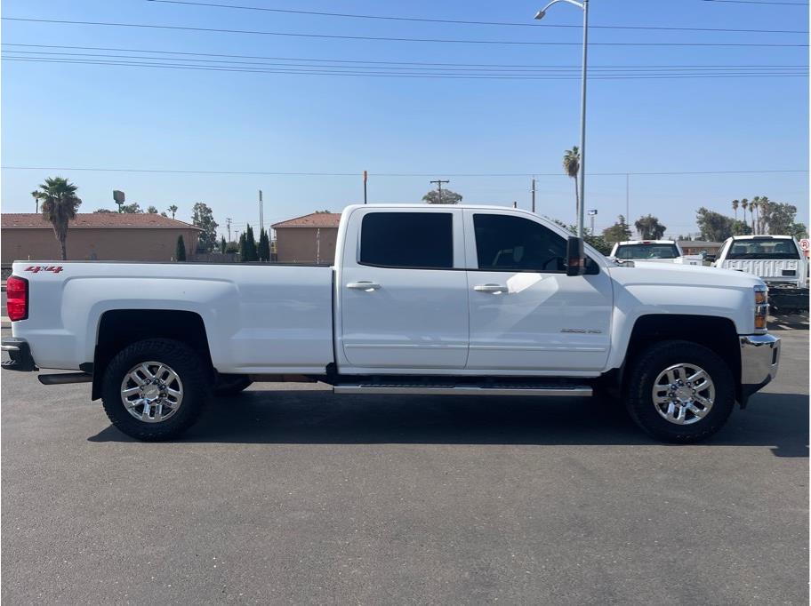 2018 Chevrolet Silverado 3500HD LT photo 2