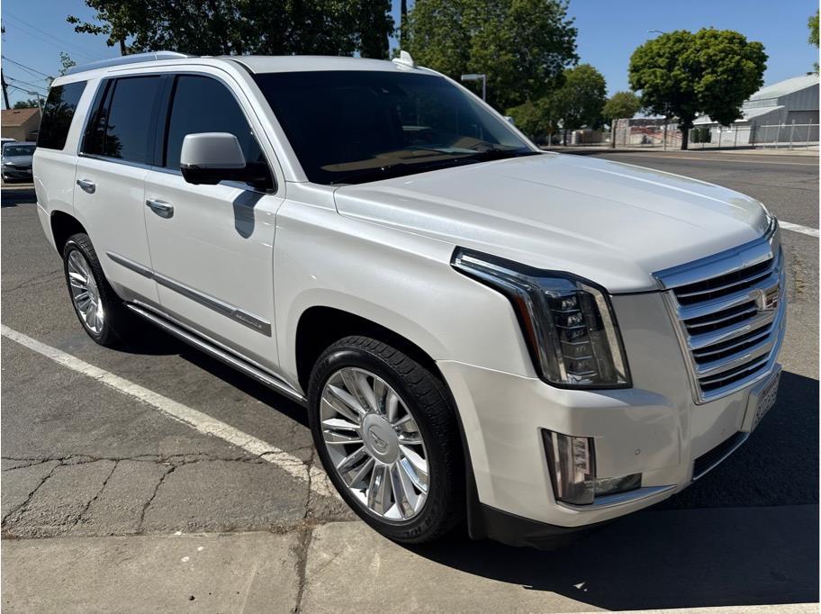 2016 Cadillac Escalade AWD Platinum's photo