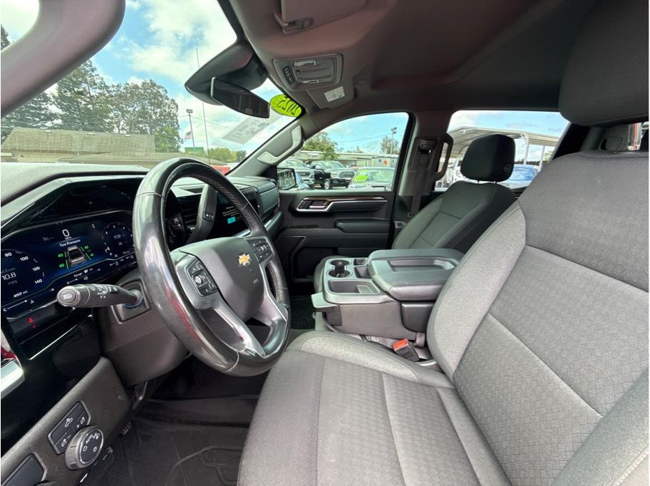 2025 Chevrolet Silverado 1500 LT - Photo 10