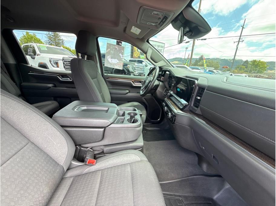 2025 Chevrolet Silverado 1500 LT - Photo 13
