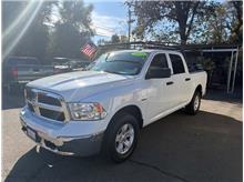 2021 Ram 1500 Classic Crew Cab Tradesman Pickup 4D 5 1/2 ft Thumbnail 4
