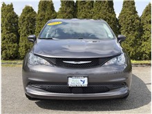 2023 Chrysler Voyager LX Van 4D Thumbnail 2
