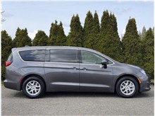 2023 Chrysler Voyager LX Van 4D Thumbnail 8