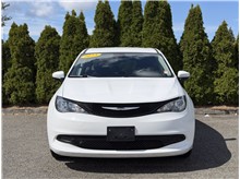 2023 Chrysler Voyager LX Van 4D Thumbnail 2